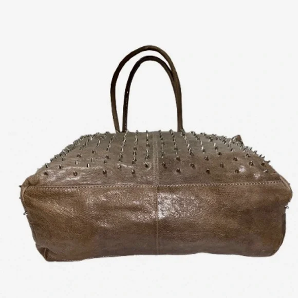 REBECCA MINKOFF RARE
STUDDED LOVERS TOTE excellent condition - Picture 7 of 7